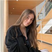 Después de estar un año viviedo en Londres, me encantaría poder dar clases de inglés; también estoy interesada con dar clase de español y catalán